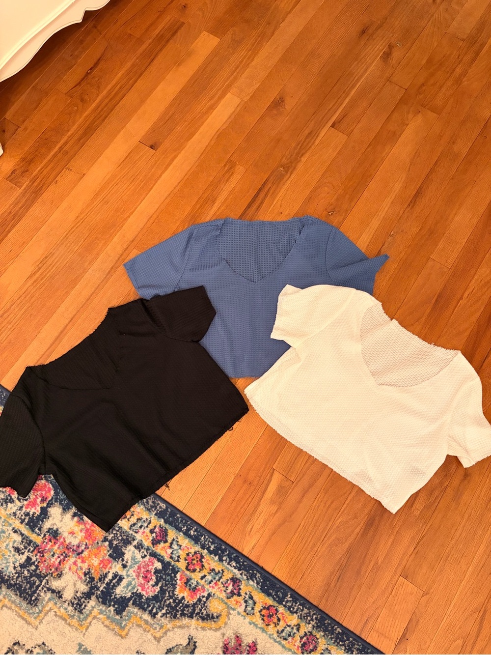 SHEIN Black, Blue & White Cropped Textured V-Neck Tops - 3-Pack
